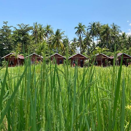 Nuna Bungalows Riung Esterno foto