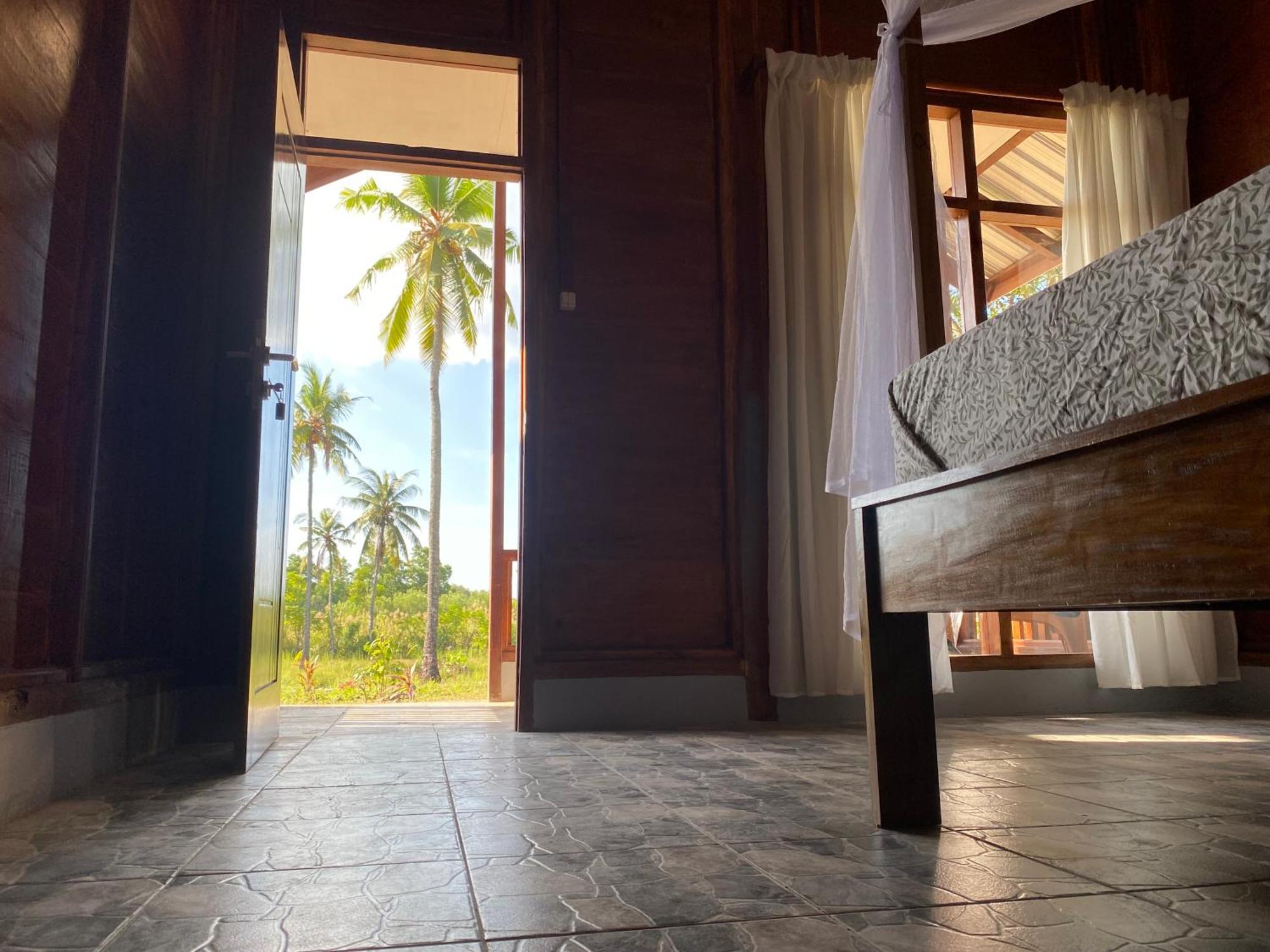 Nuna Bungalows Riung Esterno foto