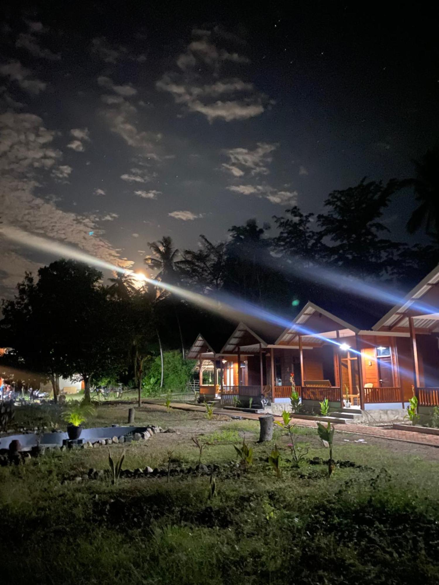 Nuna Bungalows Riung Esterno foto
