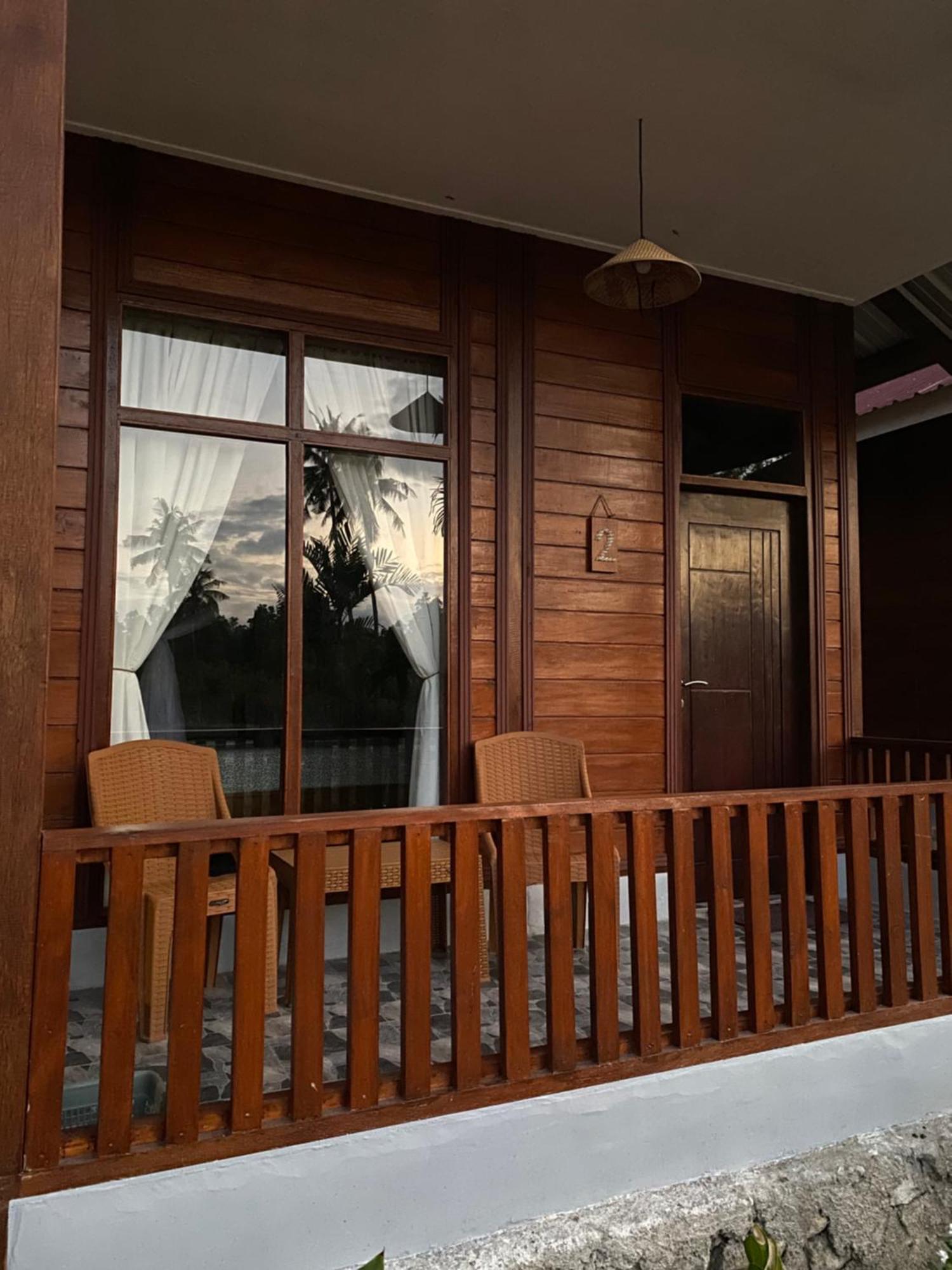 Nuna Bungalows Riung Esterno foto