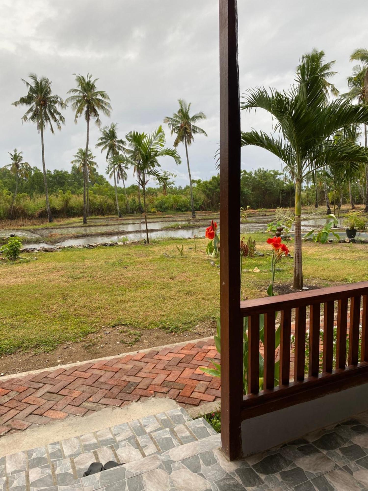 Nuna Bungalows Riung Esterno foto